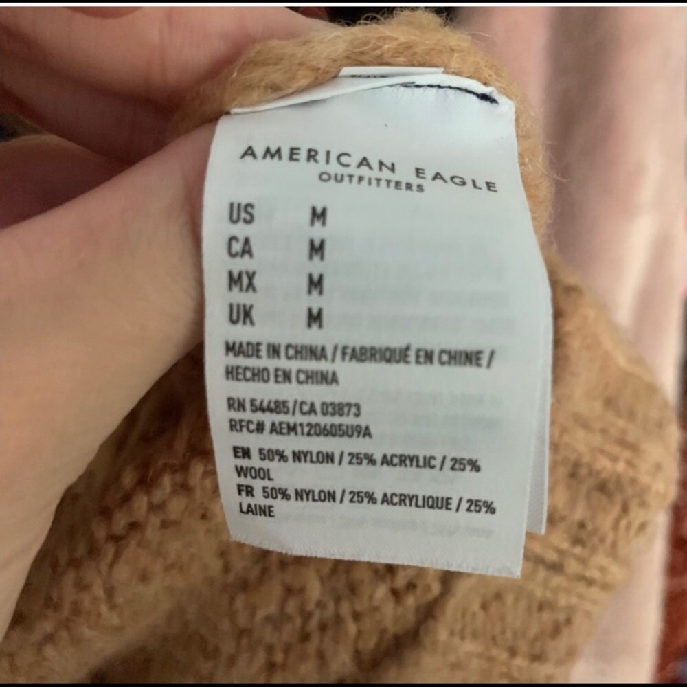 Aeo Pull Over - image 4